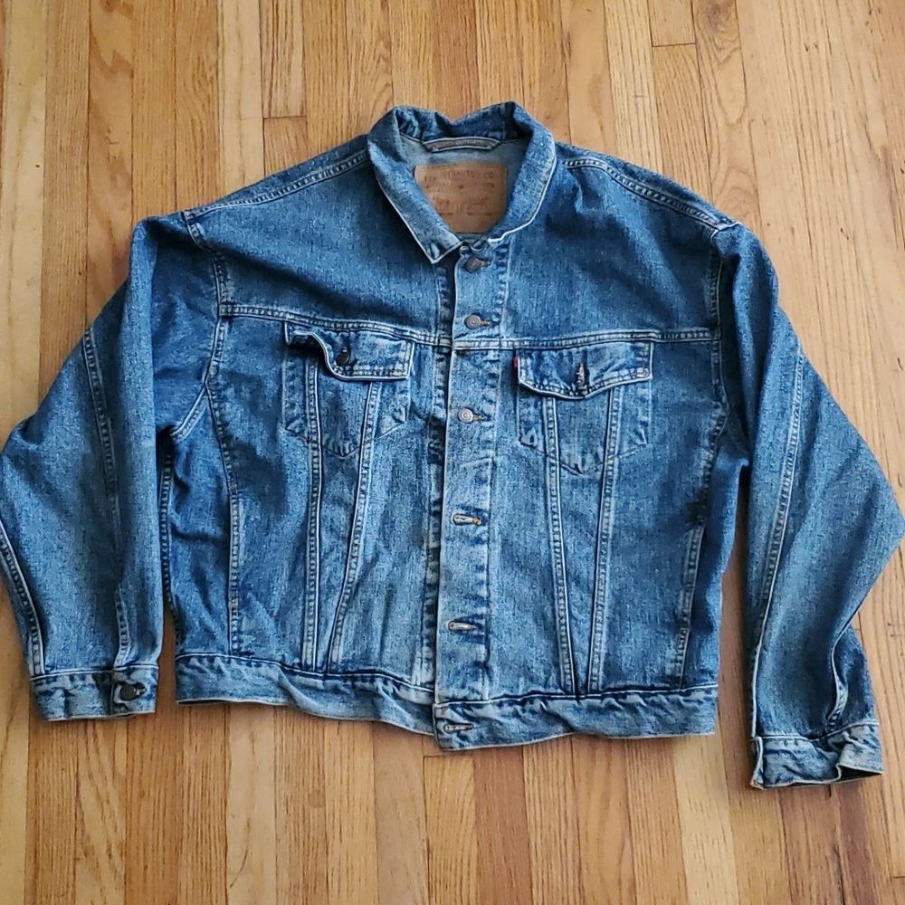 Vintage Levi’s 90s Denim Trucker Jacket Made in USA Blue Jean Workwear XL